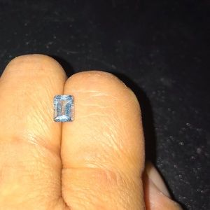 Aquarium .50 min 7x5mm loose stone